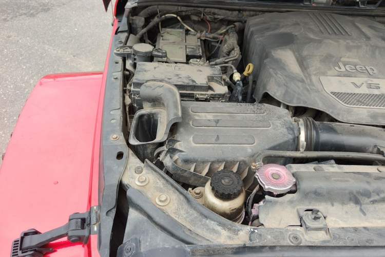 Used Jeep Wrangler 2014 3.0L Sahara Four-Door Edition Engine Bay Right
