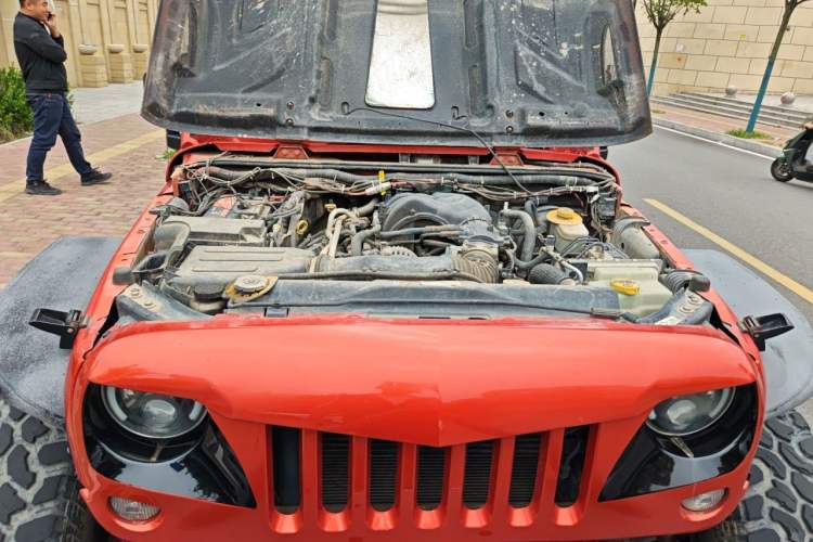 Used Jeep Wrangler 2014 3.0L Sahara Four-Door Edition Engine Bay