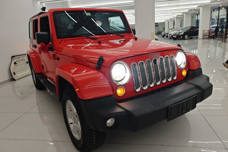 Used Jeep Wrangler 2014 2.8TD Sahara Four-Door Edition Exterior 1