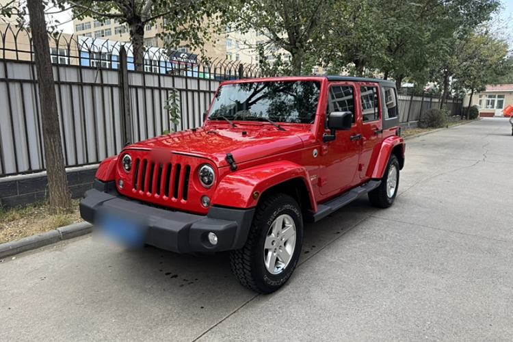 Used Jeep Wrangler 2014 3.0L Sahara Four-Door Edition Exterior 2