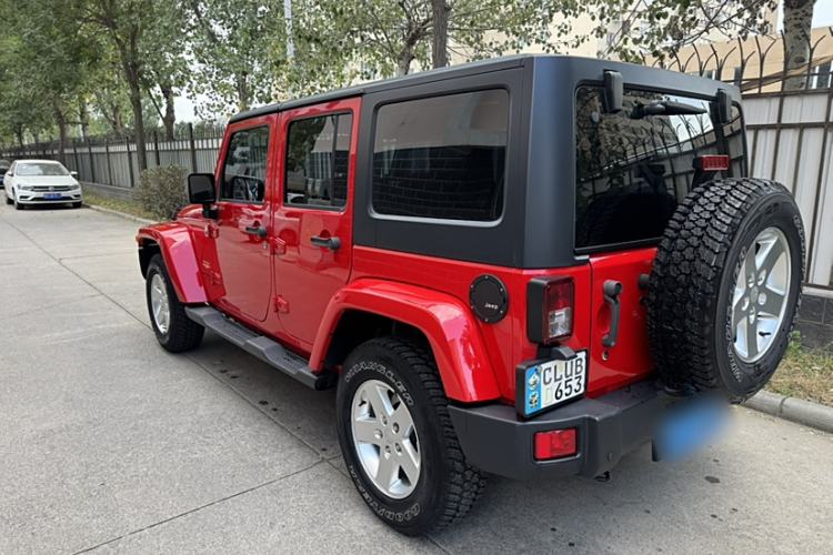 Used Jeep Wrangler 2014 3.0L Sahara Four-Door Edition Exterior 4
