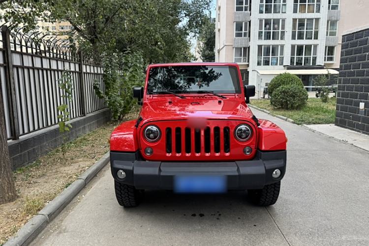 Used Jeep Wrangler 2014 3.0L Sahara Four-Door Edition Exterior 5