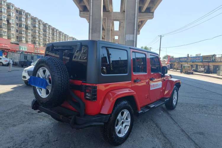 Used Jeep Wrangler 2014 3.0L Sahara Four-Door Edition Exterior 6