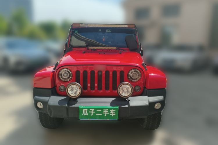 Used Jeep Wrangler 2014 2.8TD Sahara Four-Door Edition Front