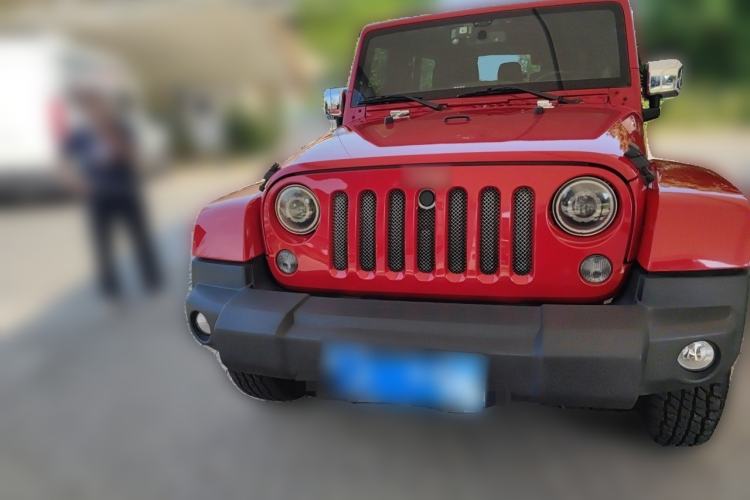 Used Jeep Wrangler 2014 3.0L Sahara Four-Door Edition Front