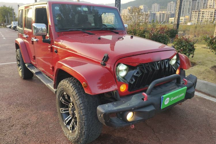 Used Jeep Wrangler 2014 3.0L Sahara Four-Door Edition Front Right 45 Deg