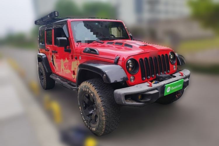 Used Jeep Wrangler 2014 2.8TD Sahara Four-Door Edition Front Right 45 Deg