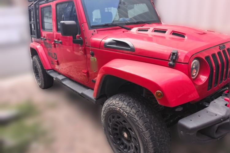 Used Jeep Wrangler 2014 3.0L Sahara Four-Door Edition Front Right 45 Deg