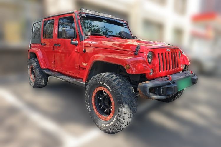 Used Jeep Wrangler 2014 3.0L Sahara Four-Door Edition Front Right 45 Deg