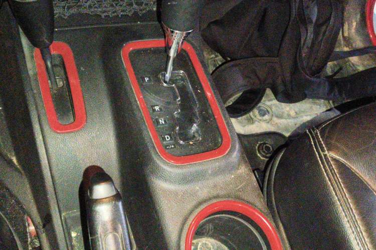 Used Jeep Wrangler 2014 3.0L Sahara Four-Door Edition Gear Lever
