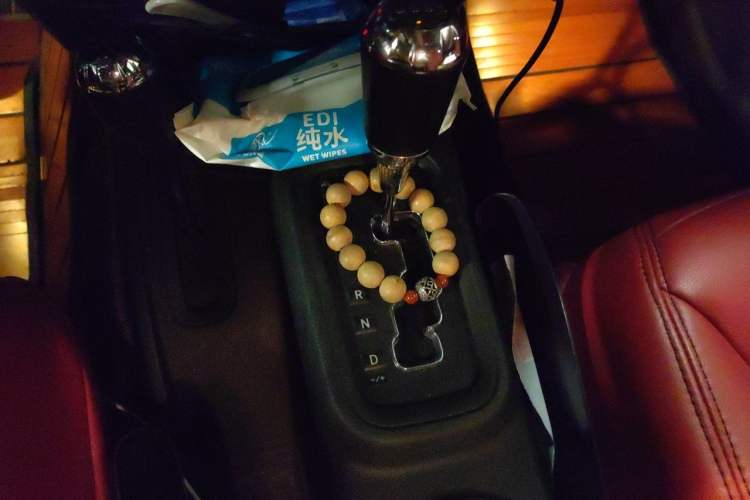 Used Jeep Wrangler 2014 3.0L Sahara Four-Door Edition Gear Lever
