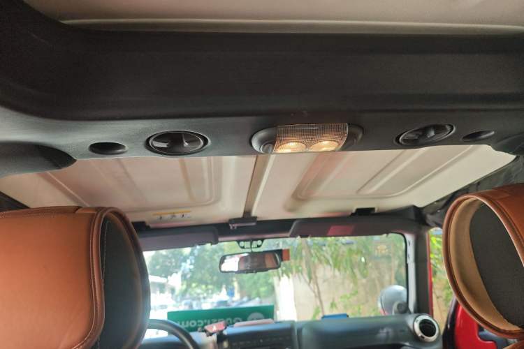 Used Jeep Wrangler 2014 2.8TD Sahara Four-Door Edition Headliner