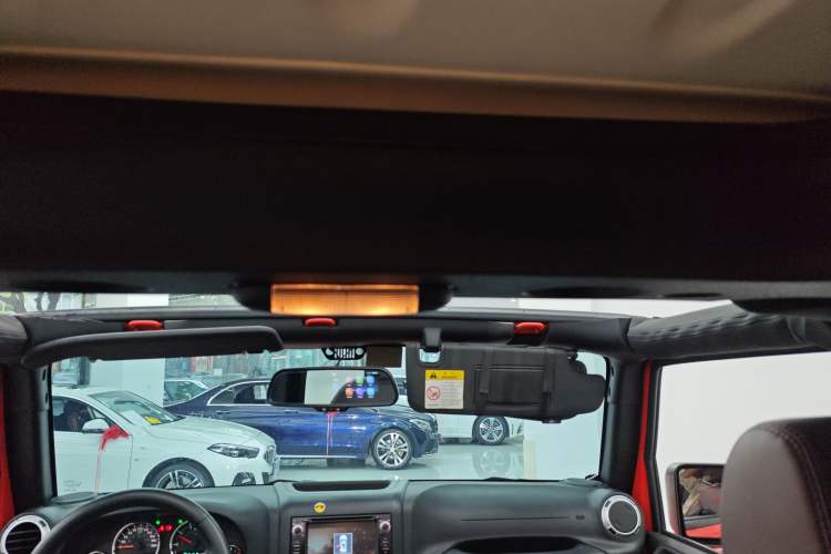 Used Jeep Wrangler 2014 2.8TD Sahara Four-Door Edition Headliner