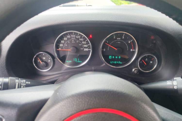 Used Jeep Wrangler 2014 2.8TD Sahara Four-Door Edition Instrument Cluster