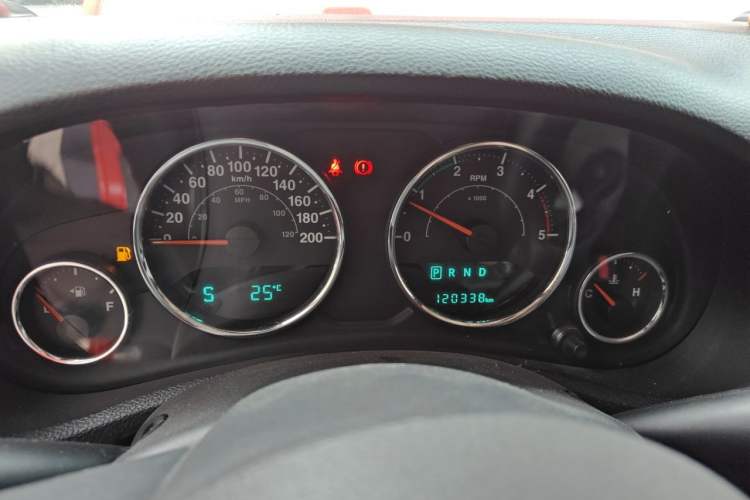 Used Jeep Wrangler 2014 2.8TD Sahara Four-Door Edition Instrument Cluster