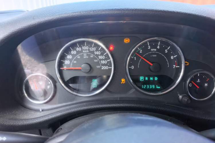 Used Jeep Wrangler 2014 3.0L Sahara Four-Door Edition Instrument Cluster