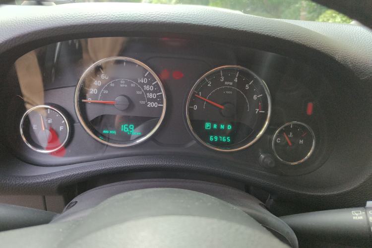 Used Jeep Wrangler 2014 3.0L Sahara Four-Door Edition Instrument Cluster