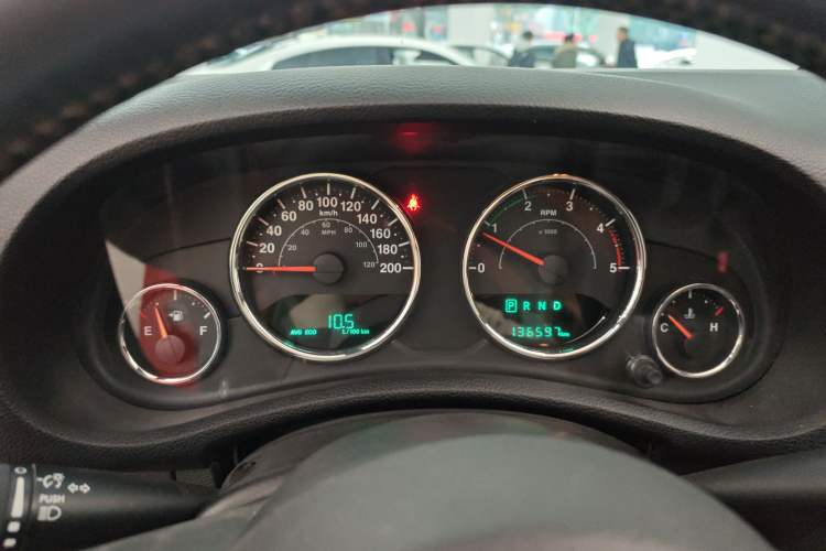 Used Jeep Wrangler 2014 2.8TD Sahara Four-Door Edition Instrument Cluster