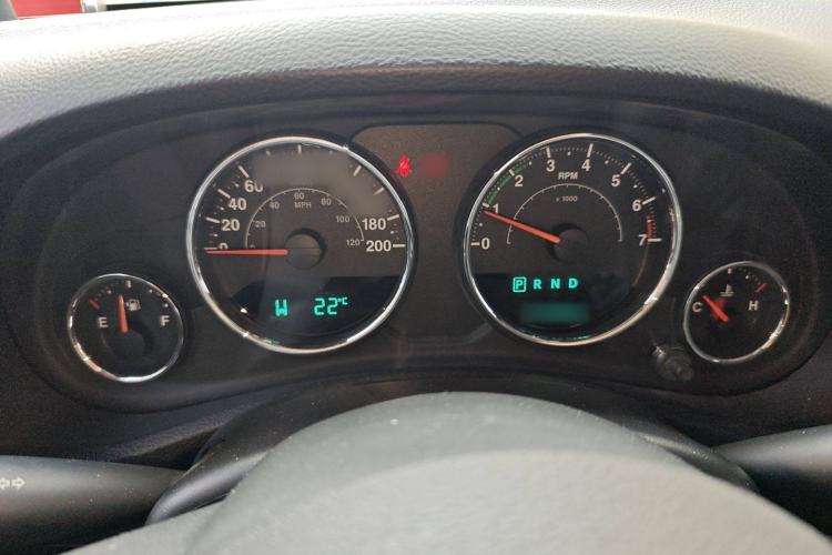 Used Jeep Wrangler 2014 3.0L Sahara Four-Door Edition Instrument Cluster