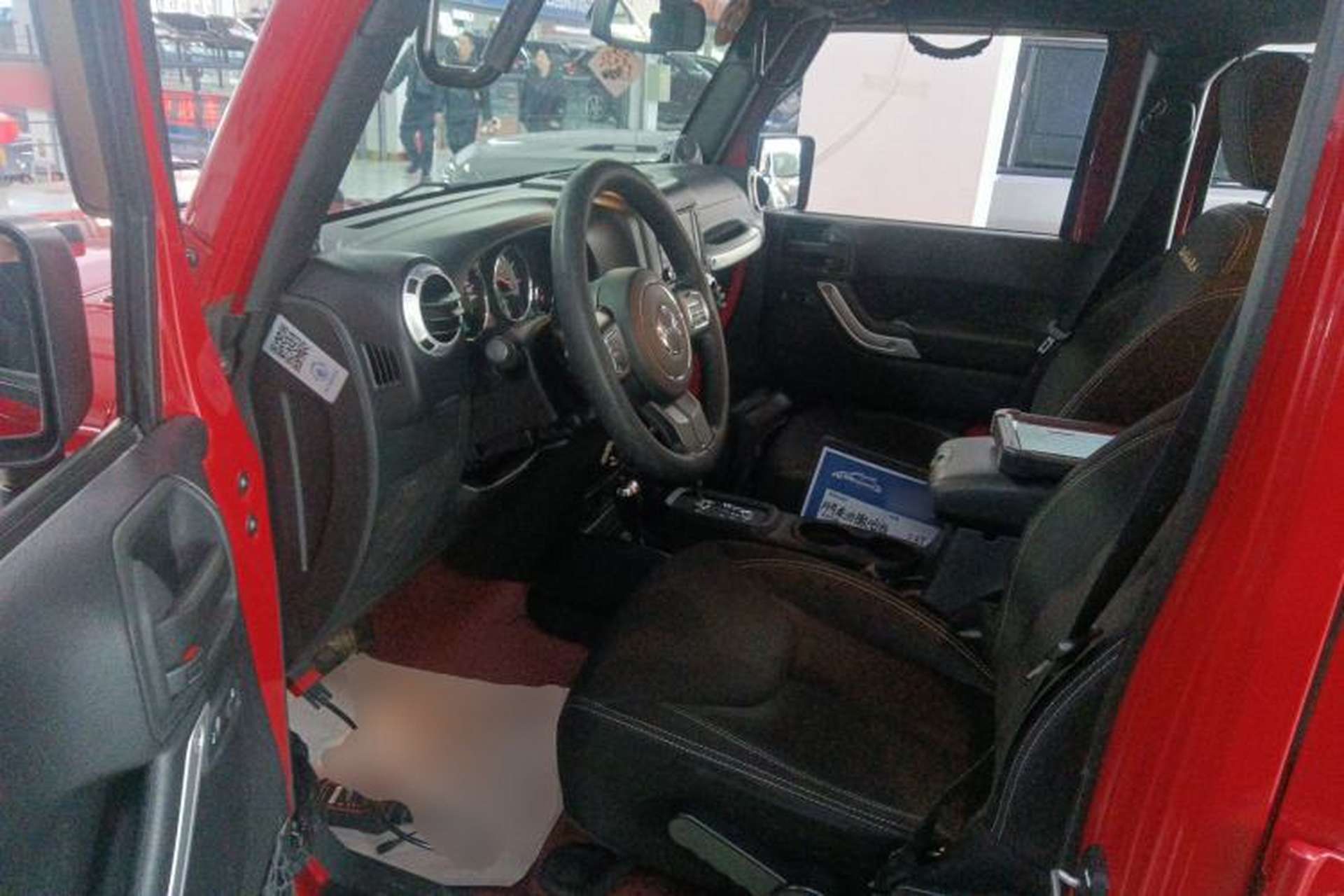 Used Jeep Wrangler 2014 2.8TD Sahara Four-Door Edition Left Front Seat
