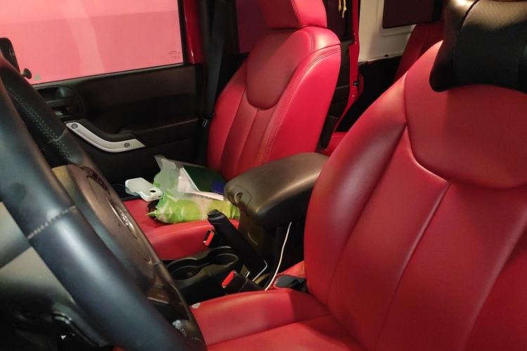 Used Jeep Wrangler 2014 3.0L Sahara Four-Door Edition Left Front Seat