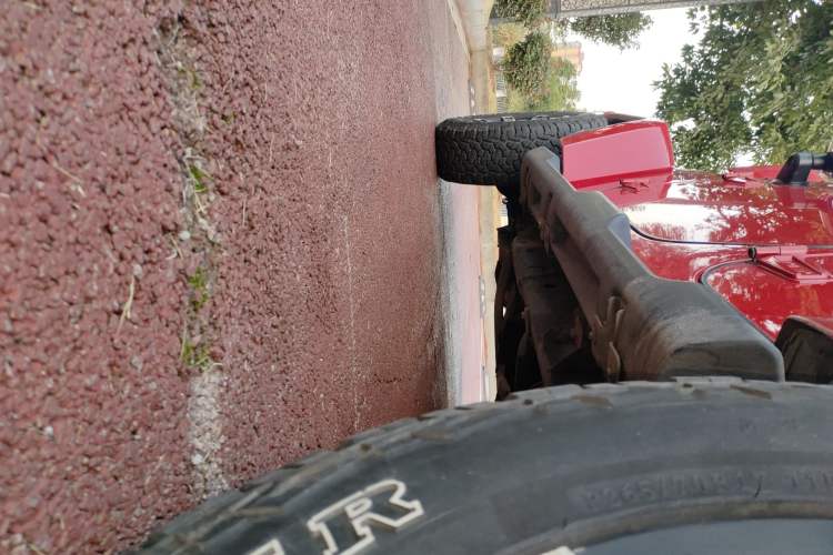 Used Jeep Wrangler 2014 3.0L Sahara Four-Door Edition Left Side Sill