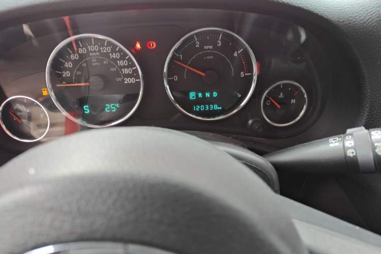 Used Jeep Wrangler 2014 2.8TD Sahara Four-Door Edition Odometer Close Up