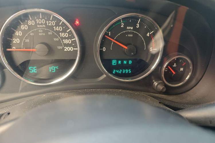 Used Jeep Wrangler 2014 2.8TD Sahara Four-Door Edition Odometer Close Up