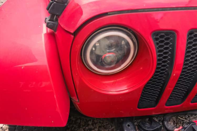 Used Jeep Wrangler 2014 3.0L Sahara Four-Door Edition Right Front Headlight
