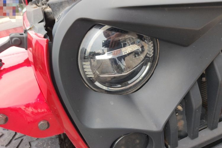 Used Jeep Wrangler 2014 3.0L Sahara Four-Door Edition Right Front Headlight