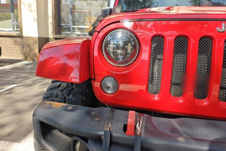 Used Jeep Wrangler 2014 3.0L Sahara Four-Door Edition Right Front Headlight