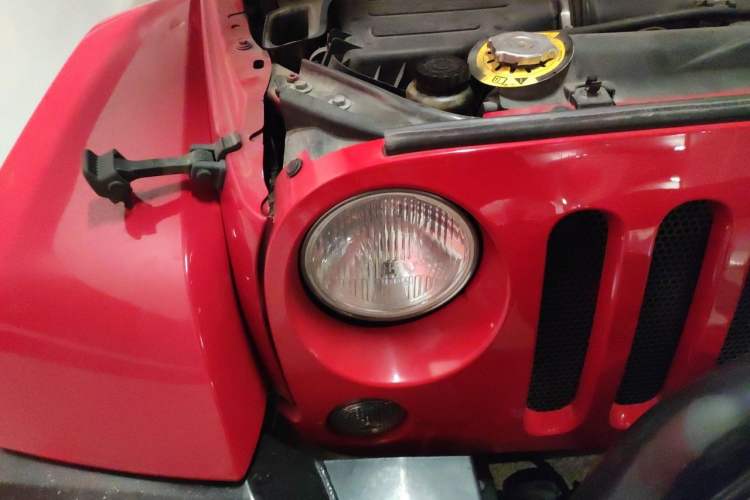 Used Jeep Wrangler 2014 3.0L Sahara Four-Door Edition Right Front Headlight