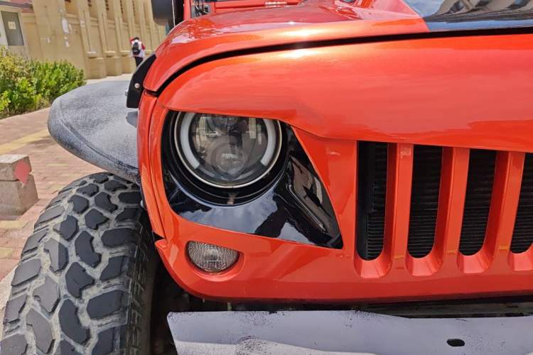 Used Jeep Wrangler 2014 3.0L Sahara Four-Door Edition Right Front Headlight