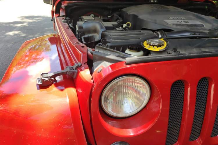 Used Jeep Wrangler 2014 3.0L Sahara Four-Door Edition Right Front Headlight