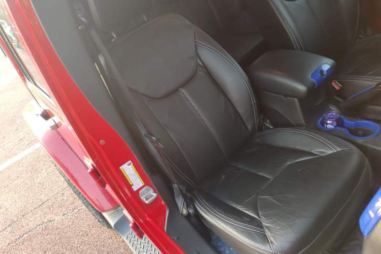 Used Jeep Wrangler 2014 3.0L Sahara Four-Door Edition Right Front Seat