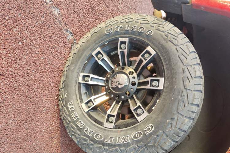 Used Jeep Wrangler 2014 3.0L Sahara Four-Door Edition Right Rear Wheel Hub