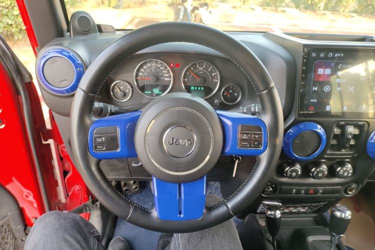 Used Jeep Wrangler 2014 3.0L Sahara Four-Door Edition Steering Wheel