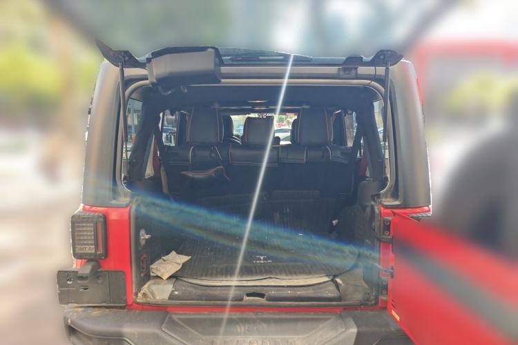 Used Jeep Wrangler 2014 3.0L Sahara Four-Door Edition Trunk
