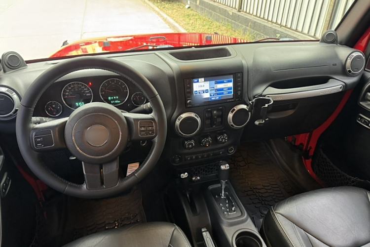 Used Jeep Wrangler 2014 3.0L Sahara Four-Door Edition Trunk