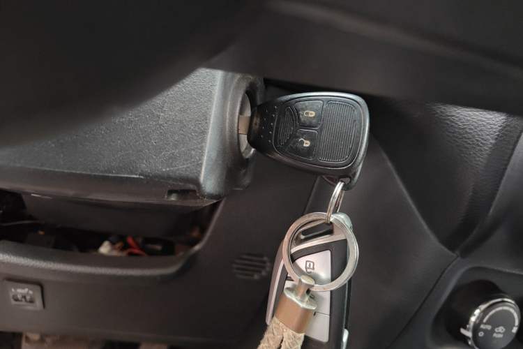Used Jeep Wrangler 2014 2.8TD Sahara Four-Door Edition Vehicle Key