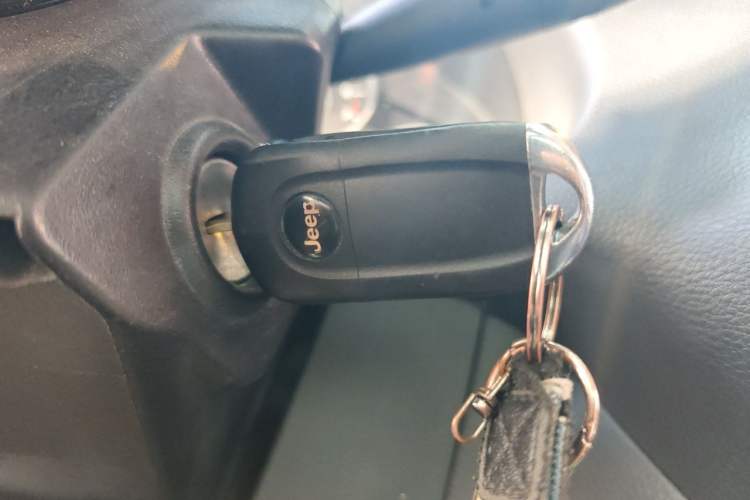 Used Jeep Wrangler 2014 3.0L Sahara Four-Door Edition Vehicle Key