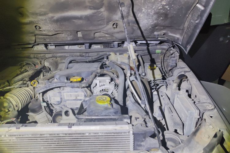Used Jeep Wrangler 2014 2.8TD Sahara Four-Door Edition Engine Bay Left
