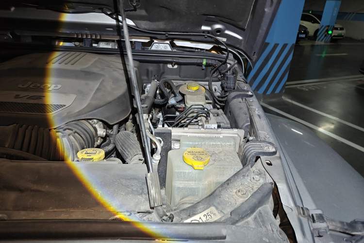 Used Jeep Wrangler 2014 3.0L Sahara Four-Door Edition Engine Bay Left