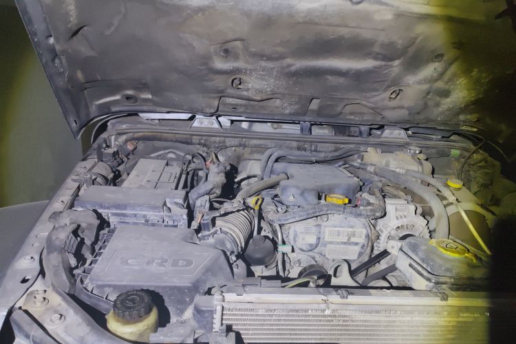Used Jeep Wrangler 2014 2.8TD Sahara Four-Door Edition Engine Bay Right