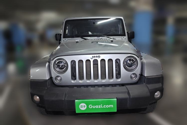 Used Jeep Wrangler 2014 3.0L Sahara Four-Door Edition Front