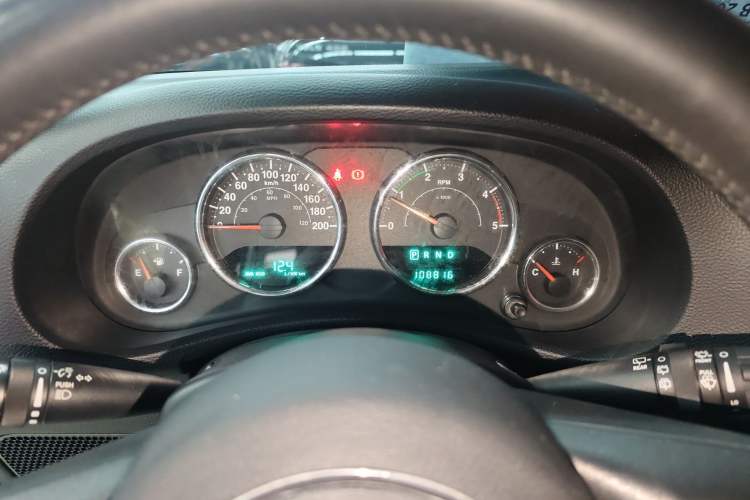 Used Jeep Wrangler 2014 2.8TD Sahara Four-Door Edition Instrument Cluster