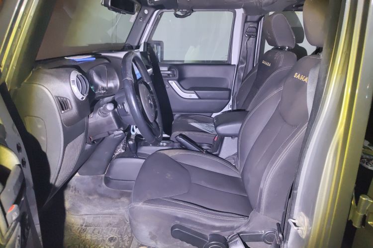 Used Jeep Wrangler 2014 2.8TD Sahara Four-Door Edition Left Front Seat