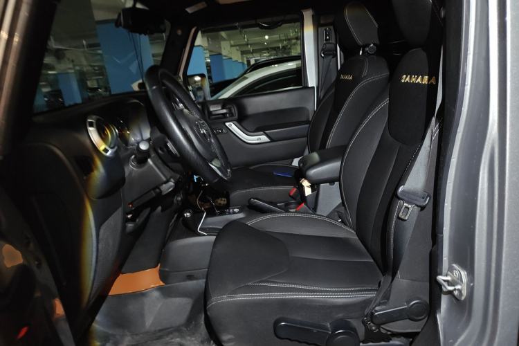Used Jeep Wrangler 2014 3.0L Sahara Four-Door Edition Left Front Seat