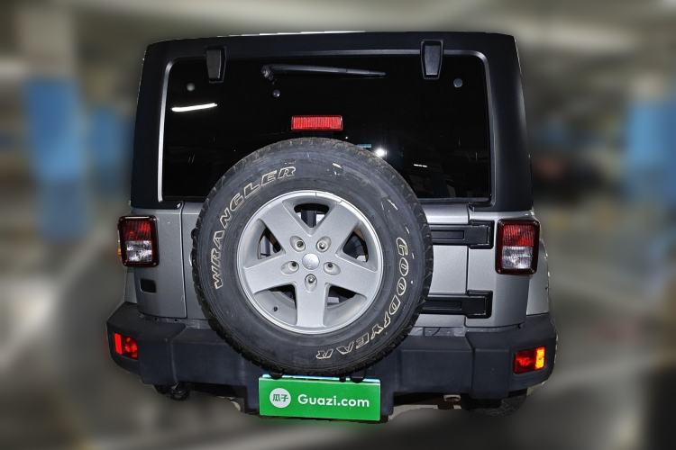 Used Jeep Wrangler 2014 3.0L Sahara Four-Door Edition Rear