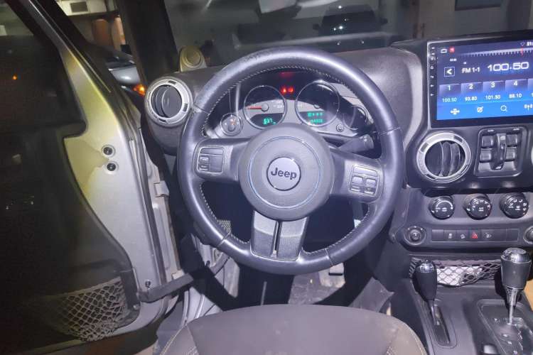 Used Jeep Wrangler 2014 2.8TD Sahara Four-Door Edition Steering Wheel